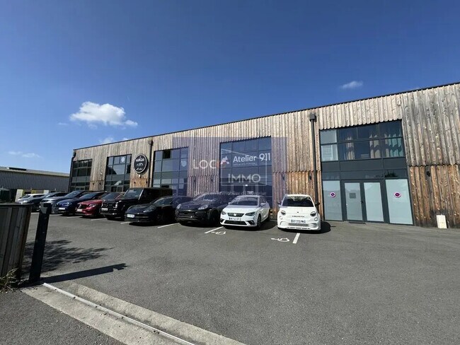 Plus de détails pour Local d’activités à vendre