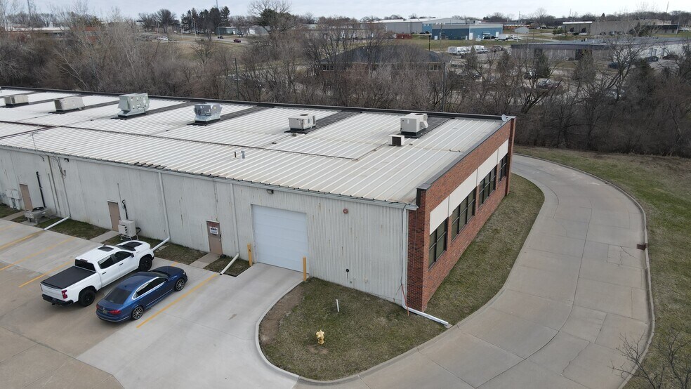 10500-10580 Justin Dr, Urbandale, IA à louer - Photo de l’immeuble – Image 2 sur 4