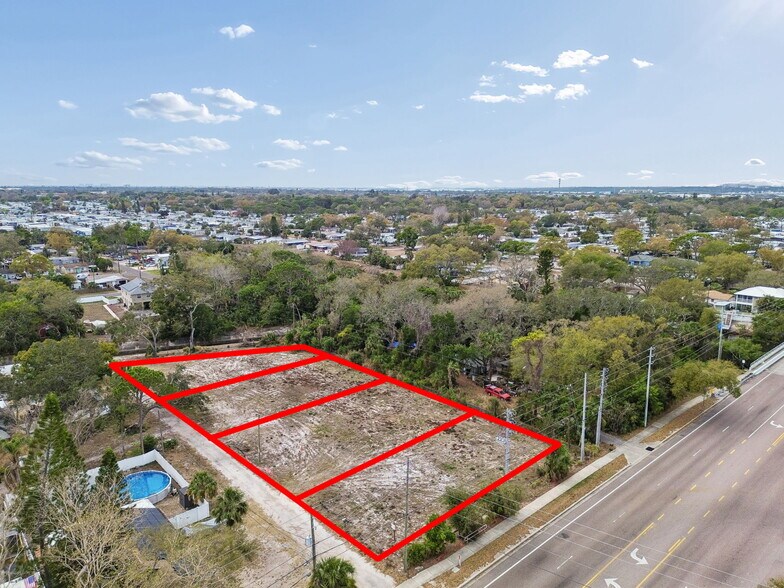5306 73rd Way N, Saint Petersburg, FL à vendre - Photo principale – Image 1 sur 5
