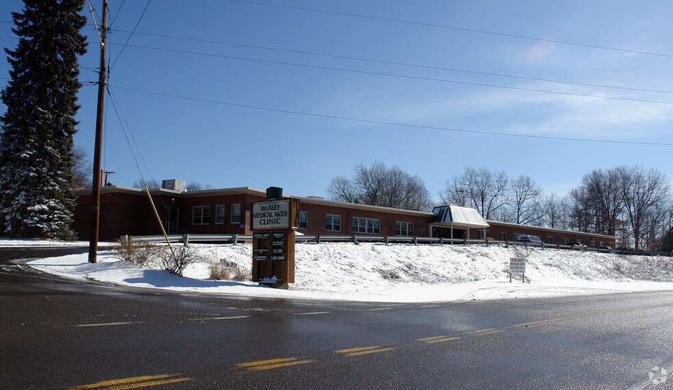 2401 S Kanawha St, Beckley, WV à louer - Photo de l’immeuble – Image 2 sur 14