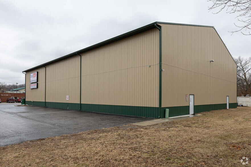 4027 W Ridge Rd, Gary, IN à louer - Photo de l’immeuble – Image 2 sur 2