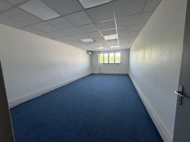 Bureau dans Ussac à louer - Photo intérieure – Image 2 sur 7