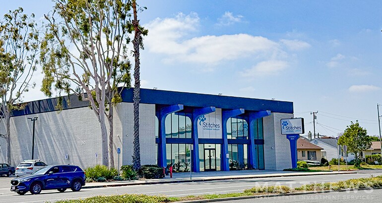 2211 N Bellflower Blvd, Long Beach, CA à vendre - Photo de l’immeuble – Image 2 sur 4