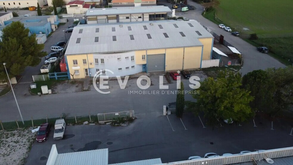 Bureau dans Saint-Paul-Trois-Châteaux à louer - Photo de l’immeuble – Image 2 sur 9