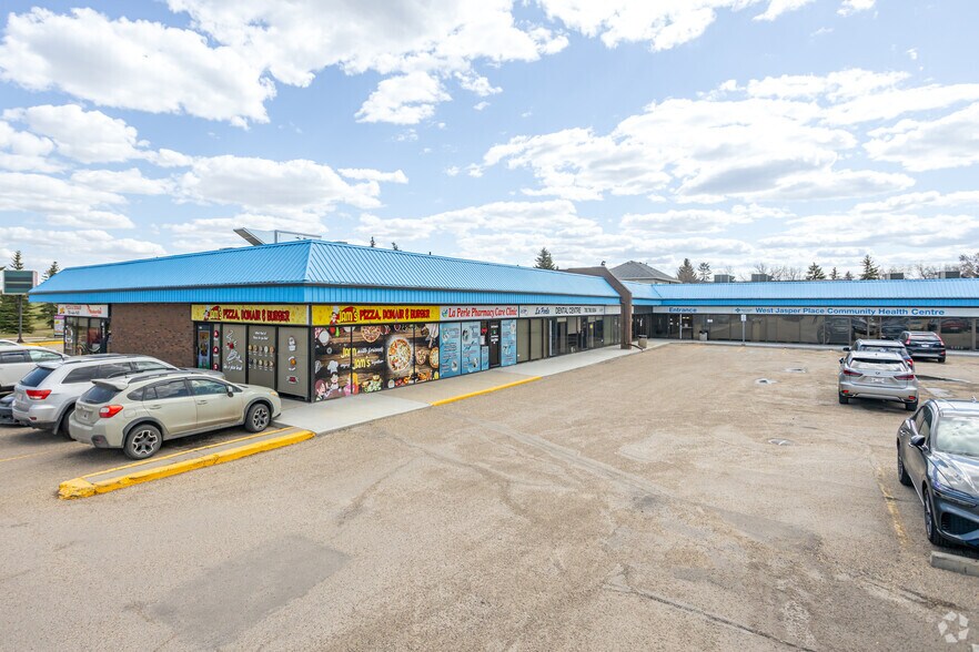 9754 182nd St, Edmonton, AB à louer - Photo de l’immeuble – Image 2 sur 3