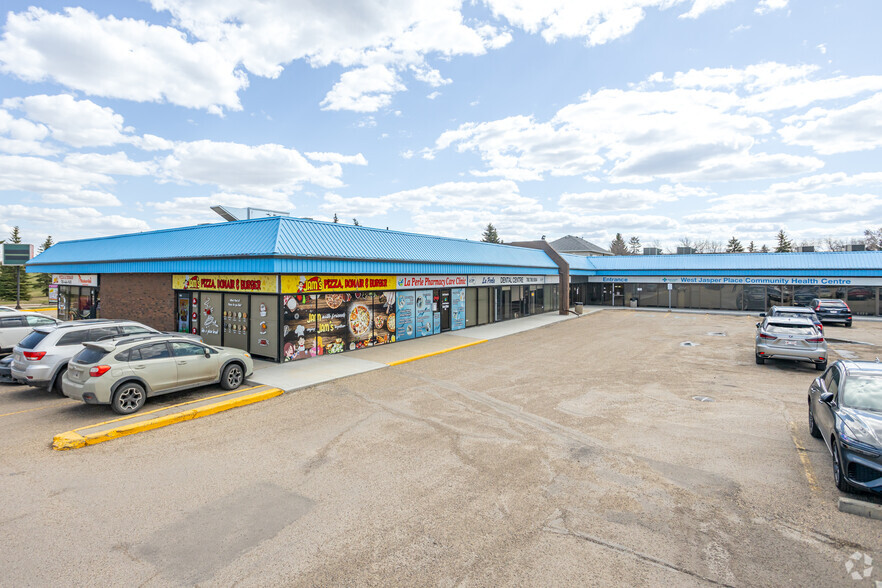 9754 182nd St, Edmonton, AB à vendre - Photo de l’immeuble – Image 3 sur 4