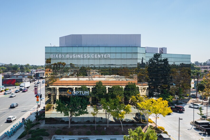 4401 N Atlantic Ave, Long Beach, CA à louer - Photo de l’immeuble – Image 2 sur 11