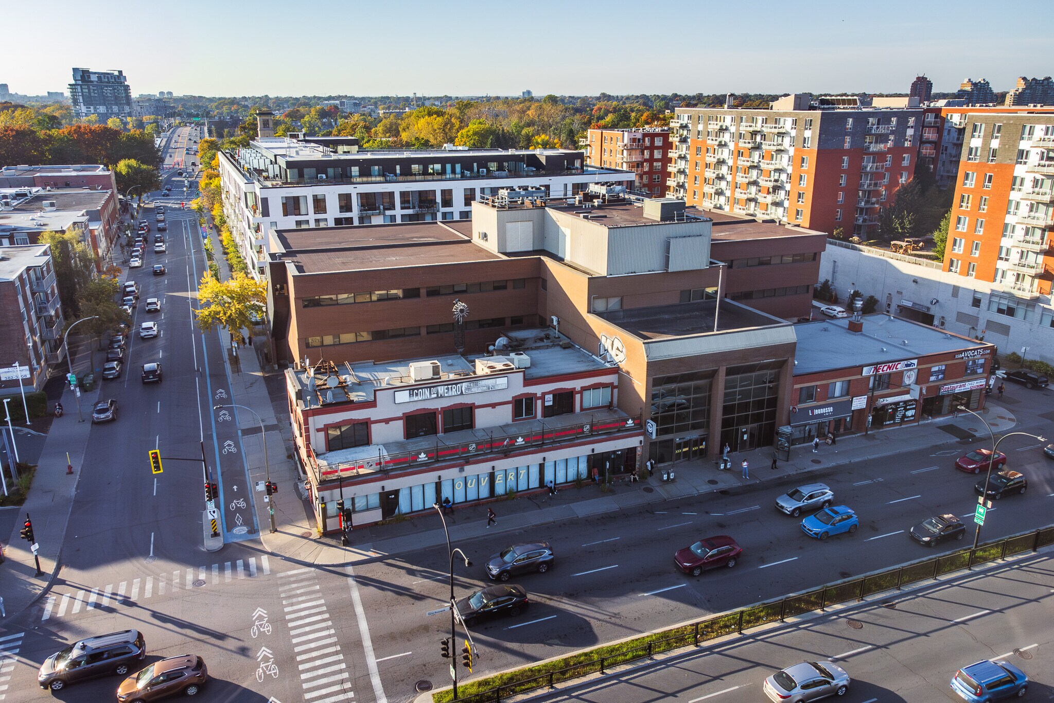 10719-10721 Rue Lajeunesse, Montréal, QC à louer Photo principale– Image 1 sur 17
