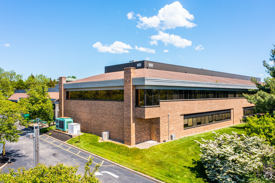 900 Business Center Dr, Horsham, PA à louer - Photo de l’immeuble – Image 3 sur 6