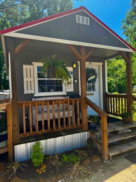 664 N US Highway 287, Elkhart, TX à vendre - Photo de l’immeuble – Image 3 sur 7