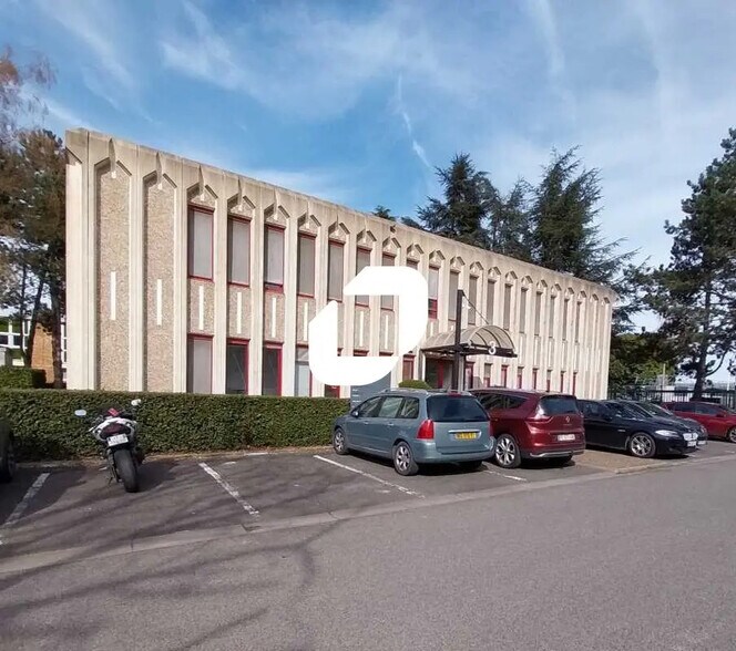 Local d'activités dans Les Ulis à vendre - Photo de l’immeuble – Image 1 sur 14
