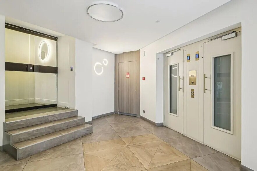 82 Avenue Marceau, Paris à louer - Photo de l’immeuble – Image 2 sur 8