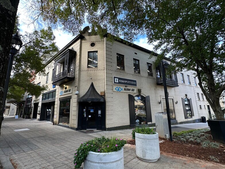 245-247 N Main St, Greenville, SC à louer - Photo de l’immeuble – Image 2 sur 3
