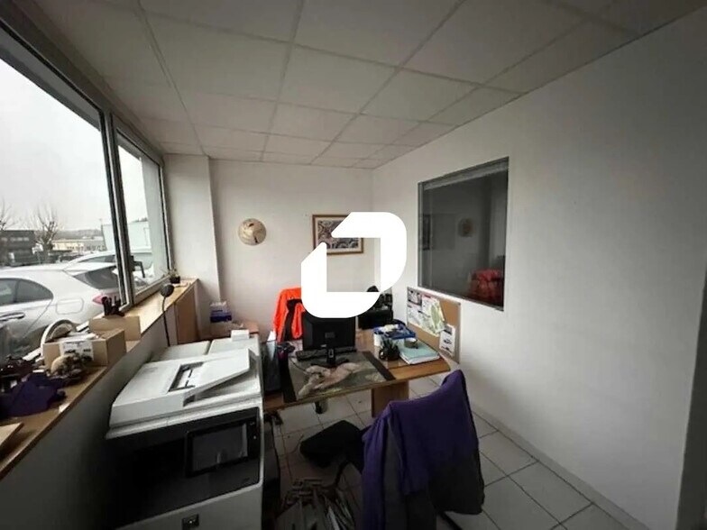 Local d’activités dans Saint-Brice-sous-Forêt à louer - Photo de l’immeuble – Image 1 sur 14