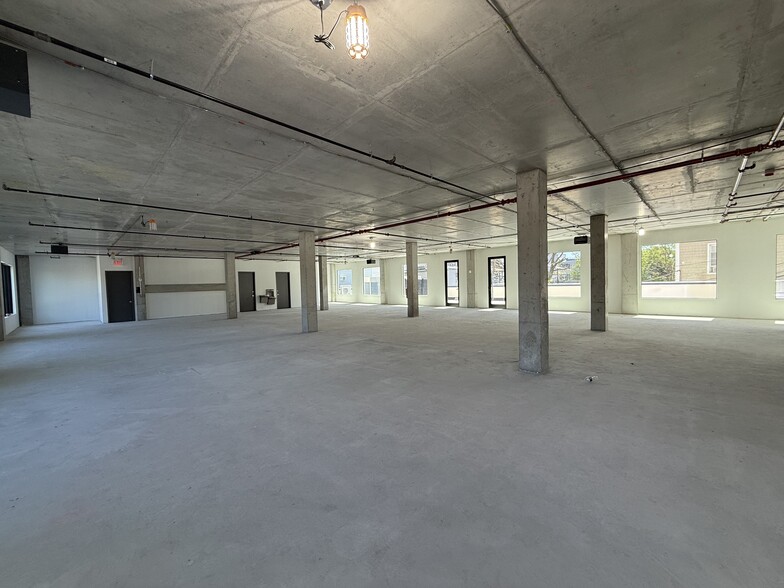 206 Ditmas Ave, Brooklyn, NY à louer - Photo de l’immeuble – Image 2 sur 9