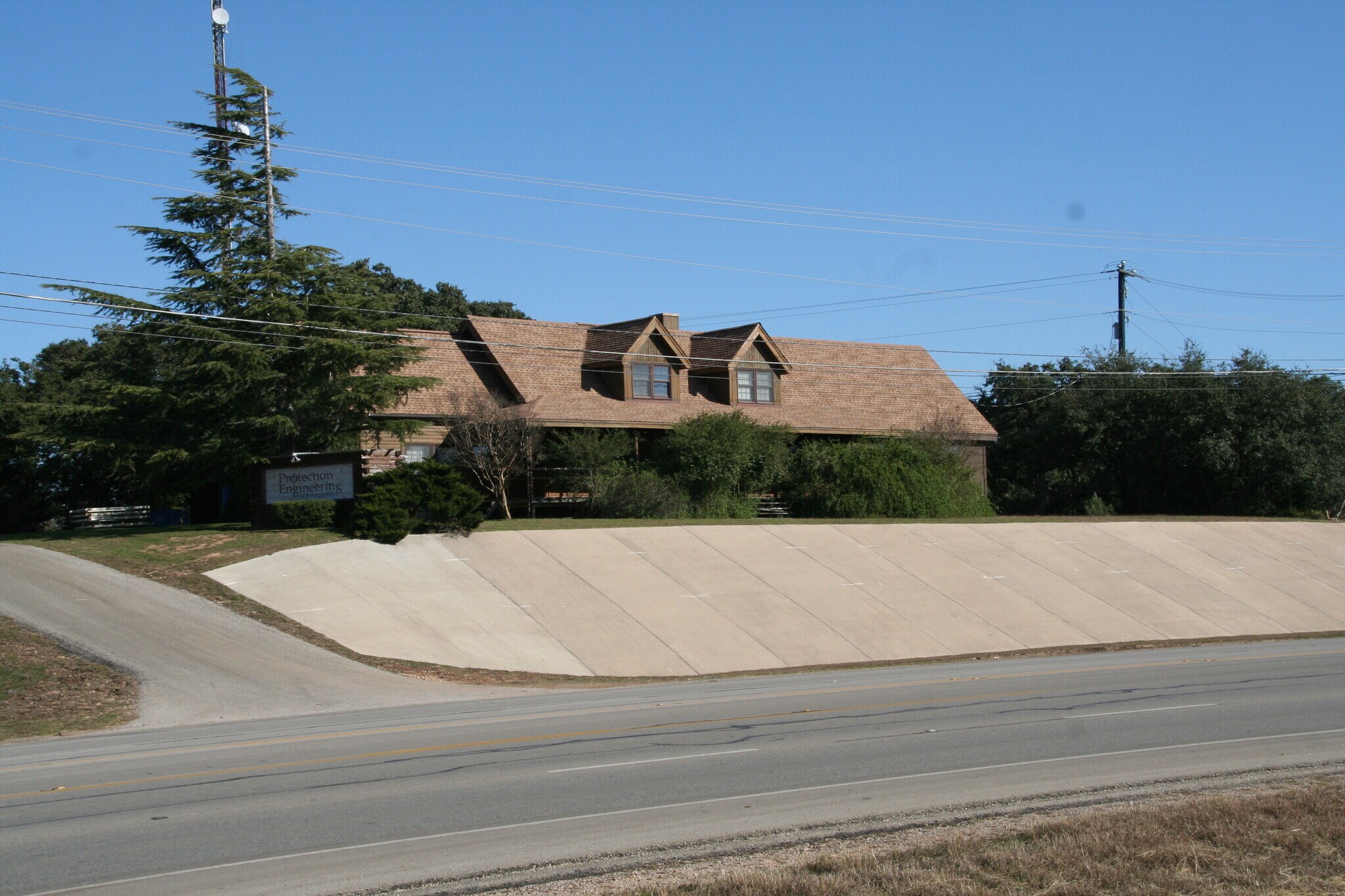4225 E Highway 290, Dripping Springs, TX à louer Photo principale– Image 1 sur 48