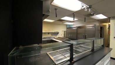 2041 Martin Luther King Jr Ave SE, Washington, DC à louer Photo de l’immeuble– Image 1 sur 5