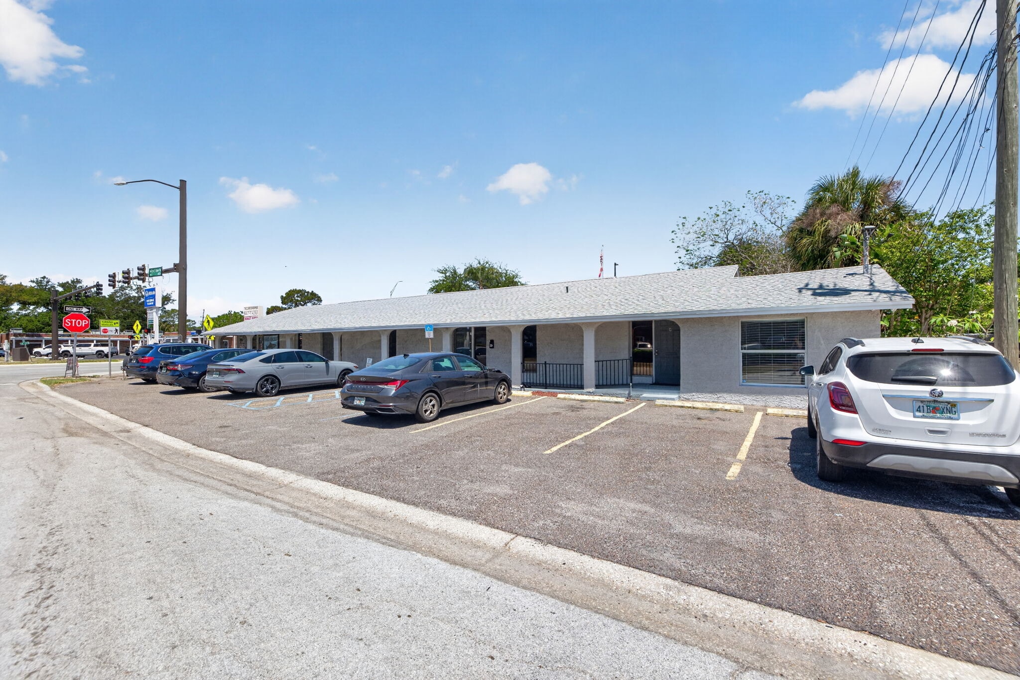 4201-4217 4th St N, Saint Petersburg, FL à louer Photo de l’immeuble– Image 1 sur 20
