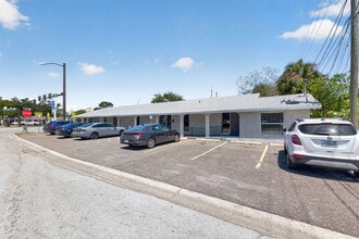 4201-4217 4th St N, Saint Petersburg, FL à louer Photo de l’immeuble– Image 1 sur 20