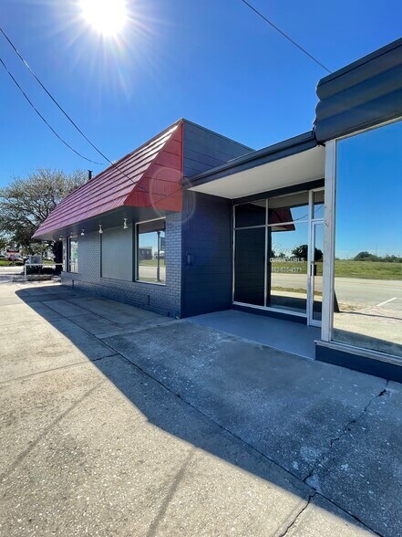 205 N Scenic Hwy, Frostproof, FL à vendre - Photo de l’immeuble – Image 2 sur 2