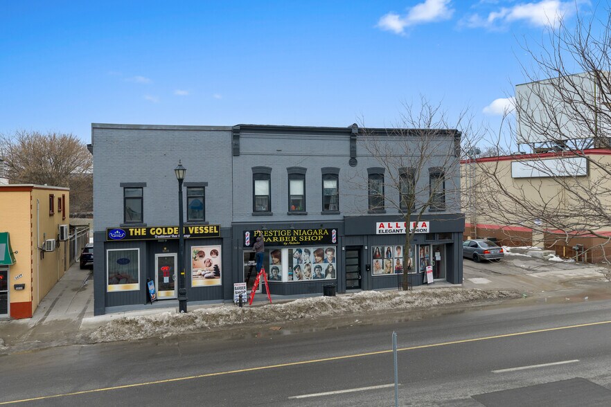 5848 Ferry St, Niagara Falls, ON à vendre - Photo principale – Image 1 sur 33