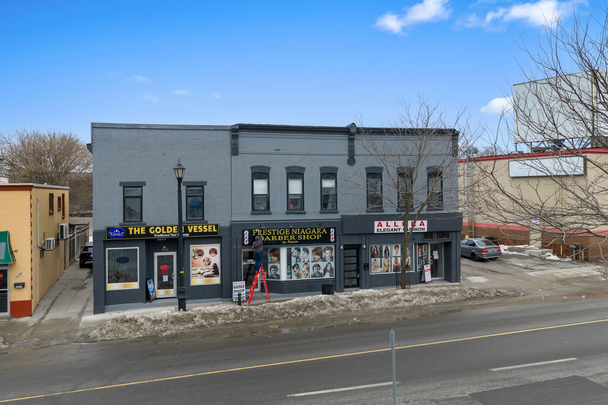 5848 Ferry St, Niagara Falls, ON à vendre Photo principale– Image 1 sur 34