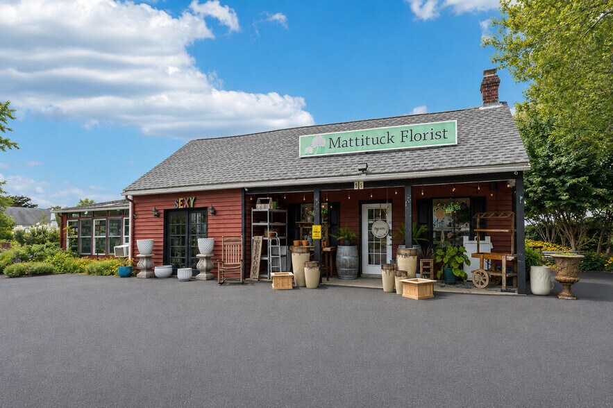 95 Love Ln, Mattituck, NY à vendre - Photo de l’immeuble – Image 1 sur 32