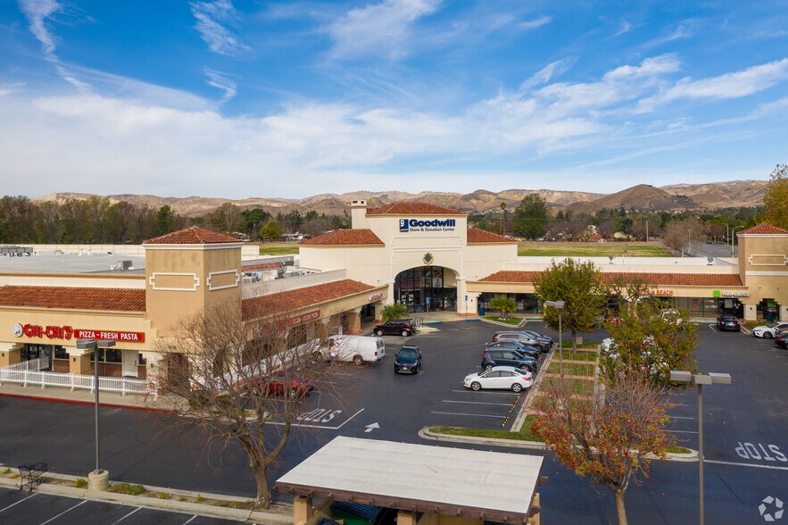 5197 E Los Angeles Ave, Simi Valley, CA à louer - Photo de l’immeuble – Image 3 sur 19