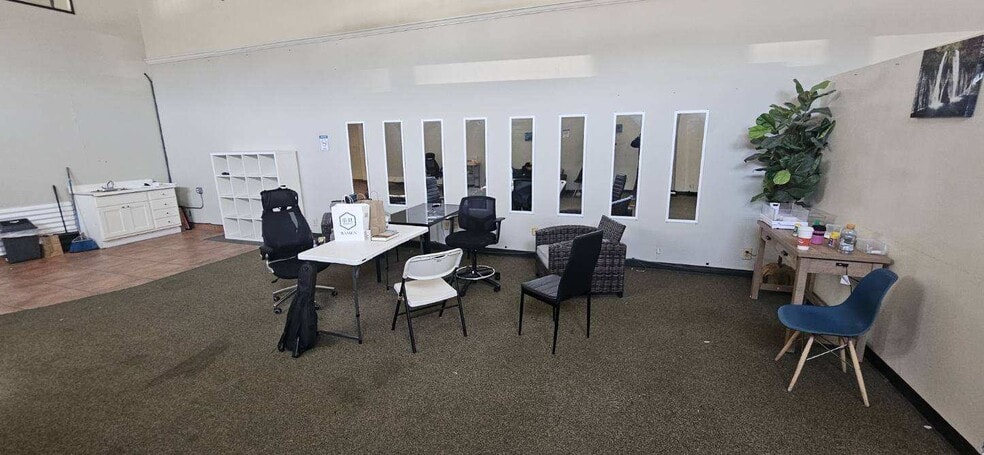 5225 E 2nd St, Long Beach, CA à louer - Photo intérieure – Image 3 sur 5