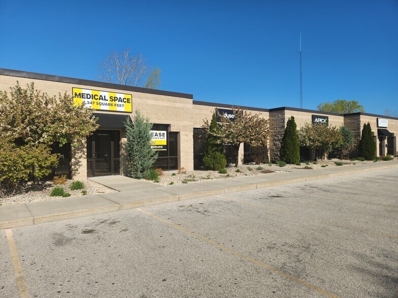 4125 N 124th St, Brookfield, WI à louer - Photo de l’immeuble – Image 2 sur 27