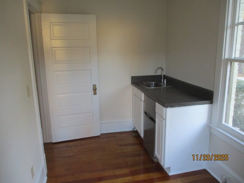 2219 Gloucester St, Brunswick, GA à louer - Photo intérieure – Image 2 sur 6