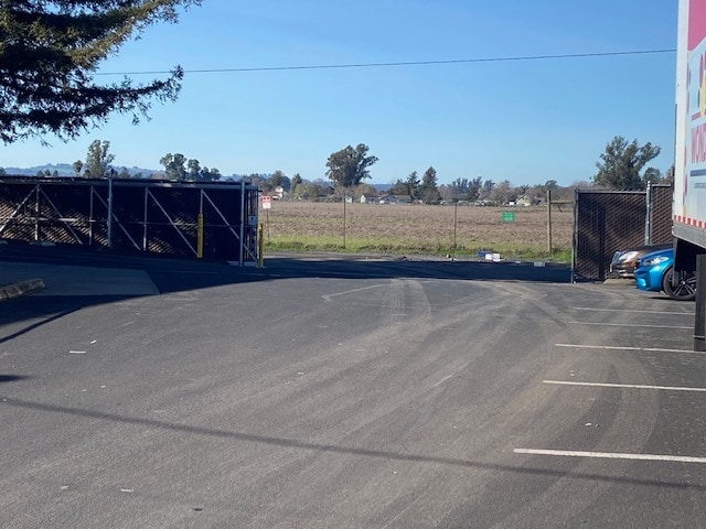 357 Sutton Pl, Santa Rosa, CA à louer - Photo de l’immeuble – Image 3 sur 3