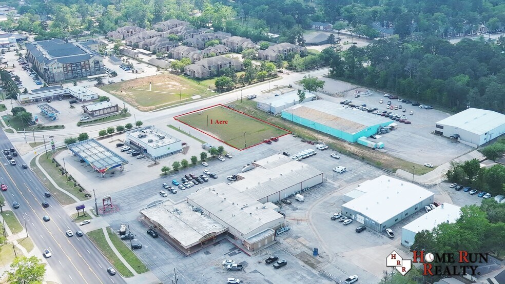 906 Wilson Rd, Conroe, TX à louer - Photo de l’immeuble – Image 2 sur 2