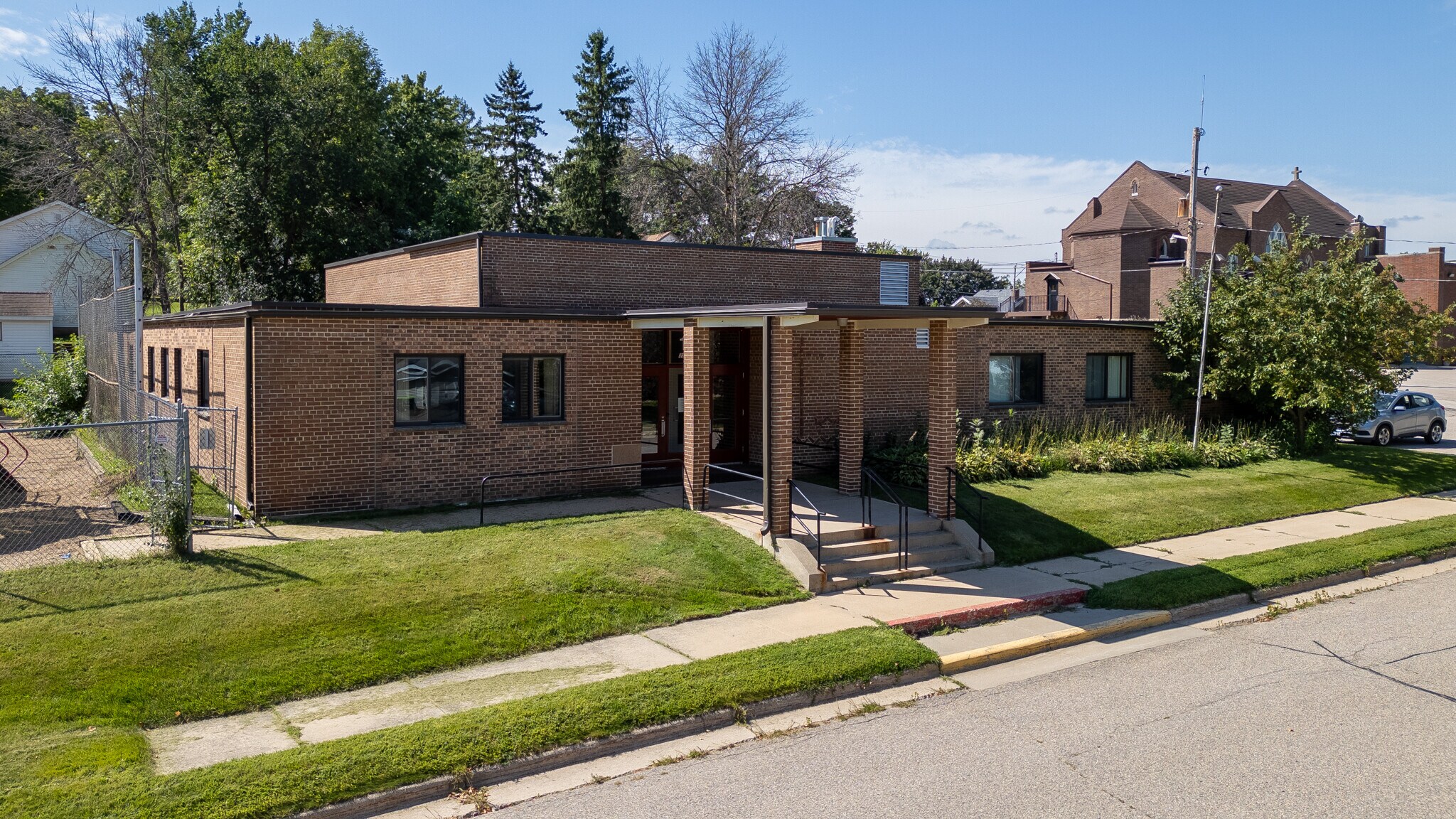 223 E 5th St, Zumbrota, MN à vendre Photo de l’immeuble– Image 1 sur 21