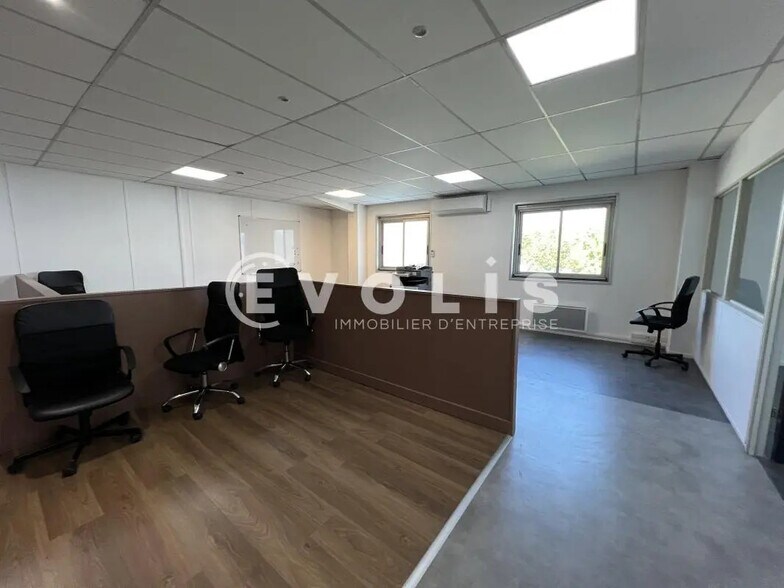 Bureau dans Neuilly-Plaisance à louer - Photo de l’immeuble – Image 2 sur 9
