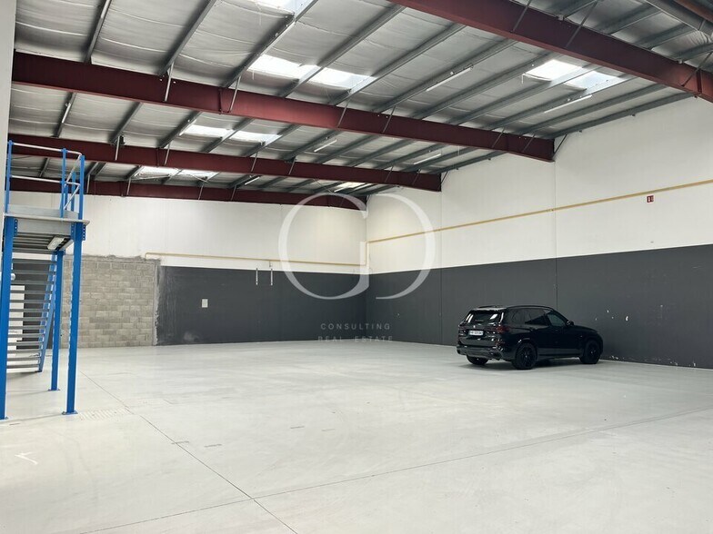 33 Avenue Des Frères Montgolfier, Chassieu à louer - Photo de l’immeuble – Image 3 sur 9
