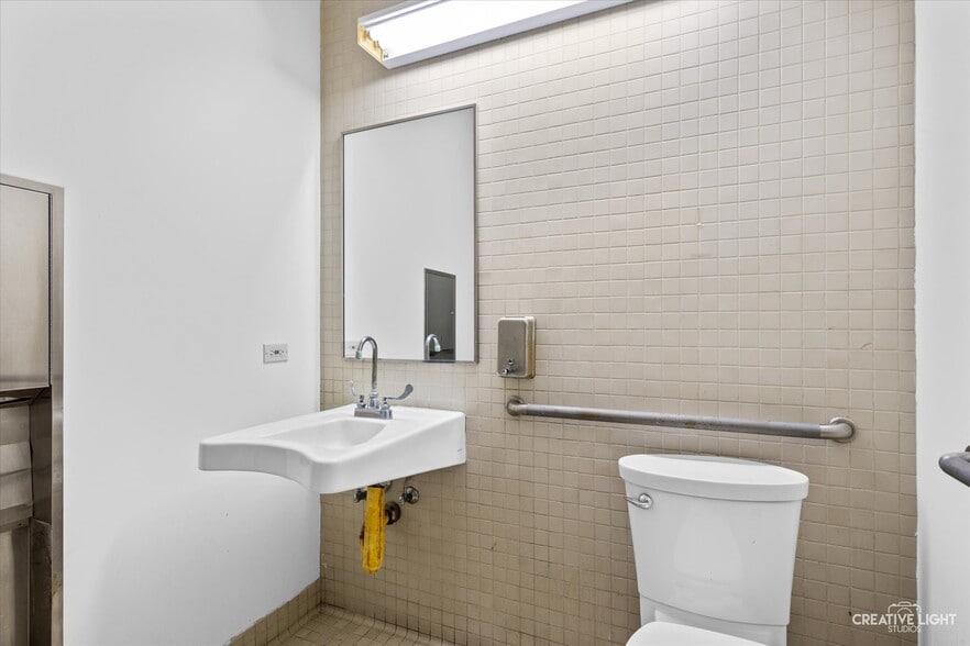 164-166 N Gilbert St, South Elgin, IL à louer - Photo intérieure – Image 3 sur 9