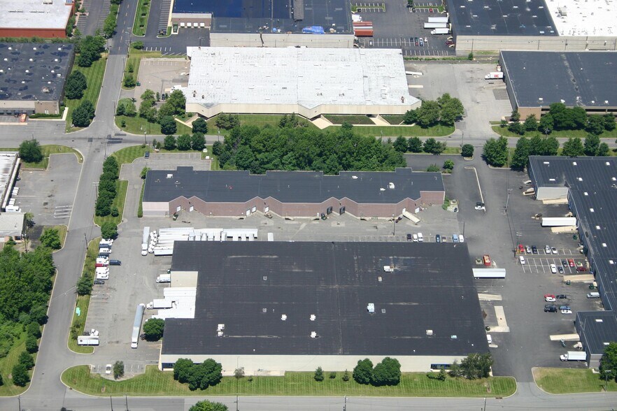 100 Newfield Ave, Edison, NJ à louer - Photo de l’immeuble – Image 2 sur 4