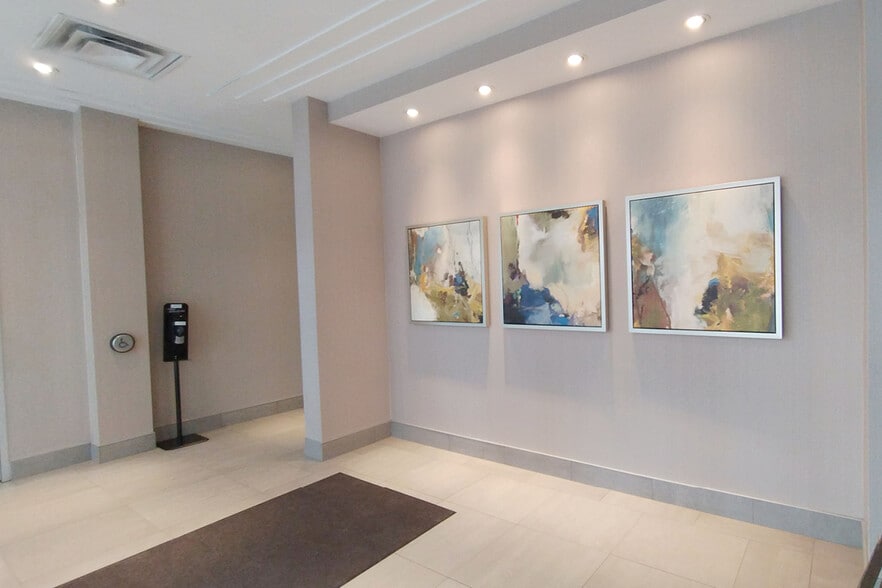411 Roosevelt Ave, Ottawa, ON à louer - Photo intérieure – Image 3 sur 12