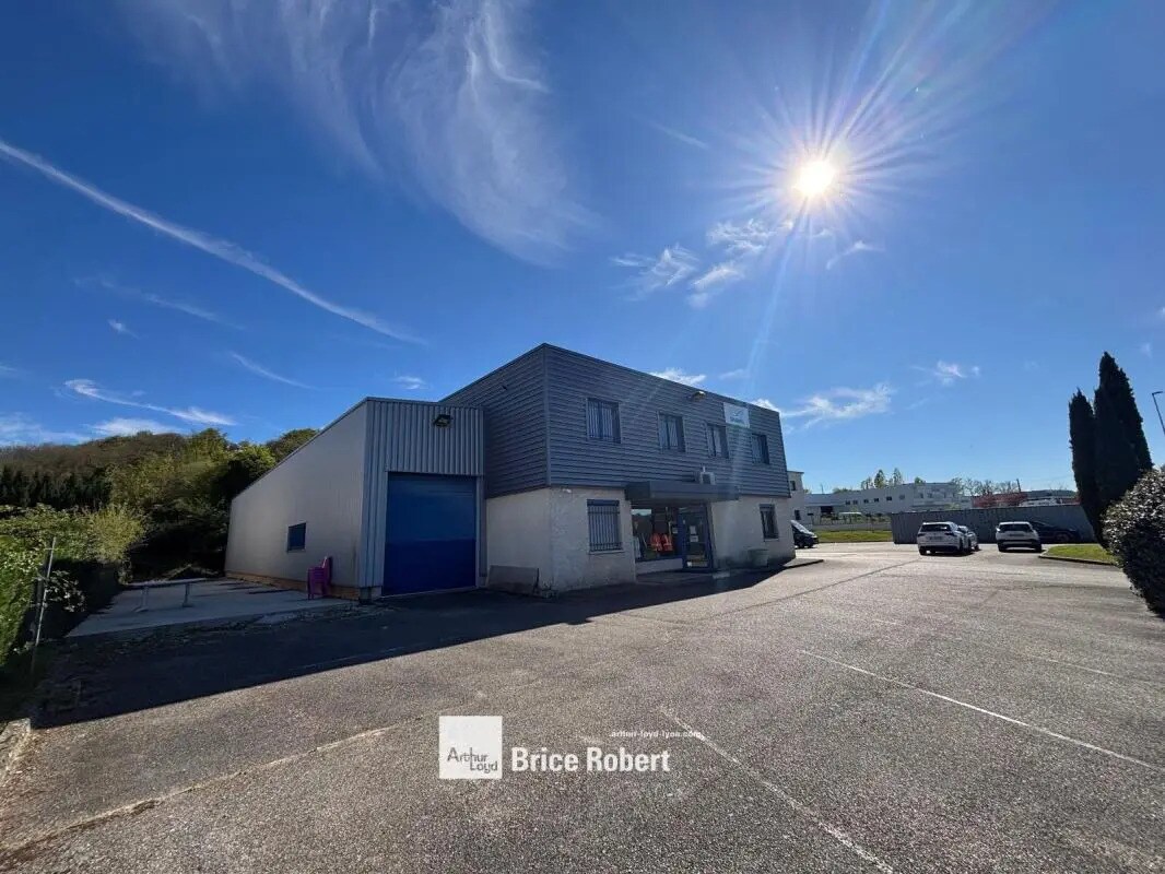13 Rue De La Pierre Millière, Saint-Quentin-Fallavier à vendre Photo de l’immeuble– Image 1 sur 8
