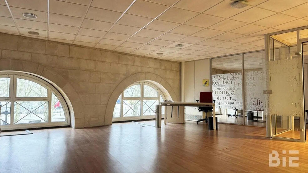 Bureau dans Bordeaux à vendre - Photo de l’immeuble – Image 3 sur 5