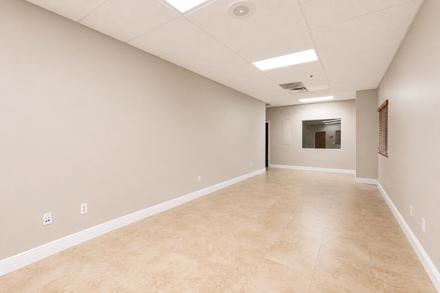 20841 Johnson St, Pembroke Pines, FL à louer - Photo intérieure – Image 3 sur 39