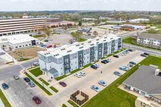 320 W 3rd St N, Newton, IA - Vue aérienne vue de carte - Image1