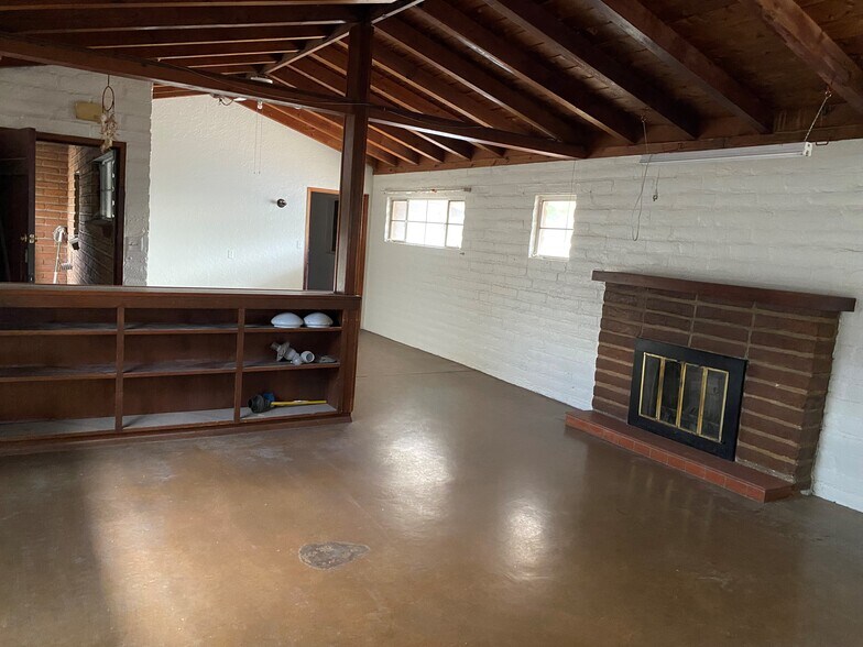 4164 N Flowing Wells Rd, Tucson, AZ à louer - Photo de l’immeuble – Image 2 sur 7