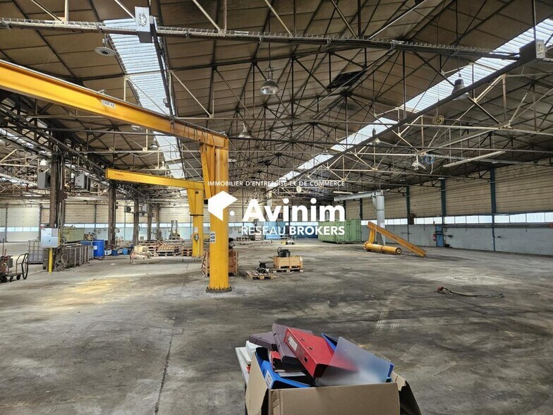 Industriel/Logistique dans Bourg-en-Bresse à vendre - Photo de l’immeuble – Image 2 sur 8