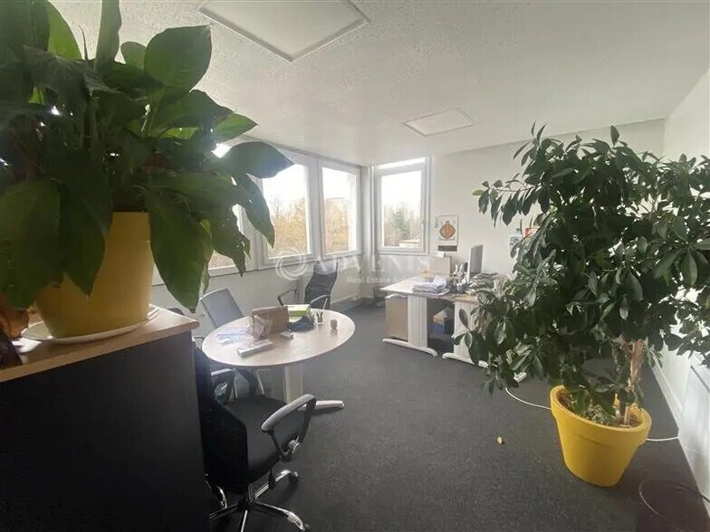 Bureau dans Rosny-sous-Bois à louer - Photo de l’immeuble – Image 3 sur 12