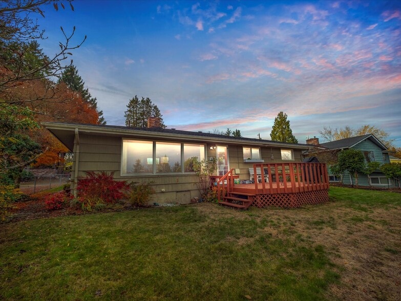 7723 Cascade Dr, Everett, WA à vendre - Photo principale – Image 1 sur 38