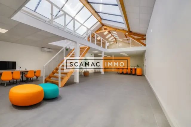 Industriel/Logistique dans Malakoff à louer Photo de l’immeuble– Image 1 sur 9