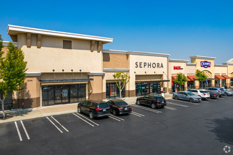 5709-5779 Lone Tree Way, Antioch, CA à louer - Photo de l’immeuble – Image 3 sur 8