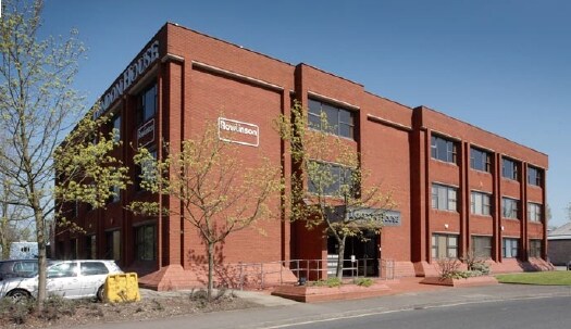 First Ave, Stockport à louer - Photo de l’immeuble – Image 2 sur 2